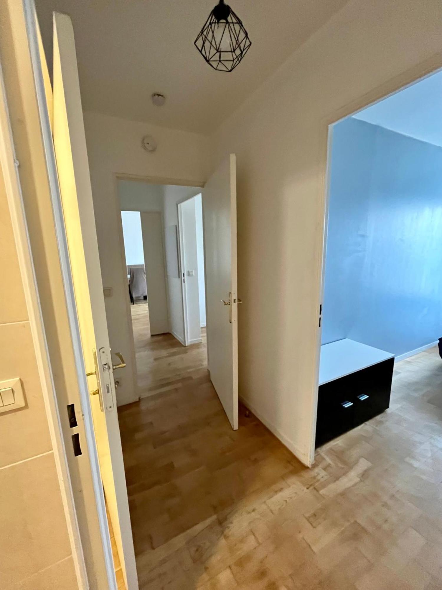 Apartment Vue Tour Eiffel - Metro - Wifi - Parking - Terrasse - Dream Host Saint-Denis (Seine-Saint-Denis)