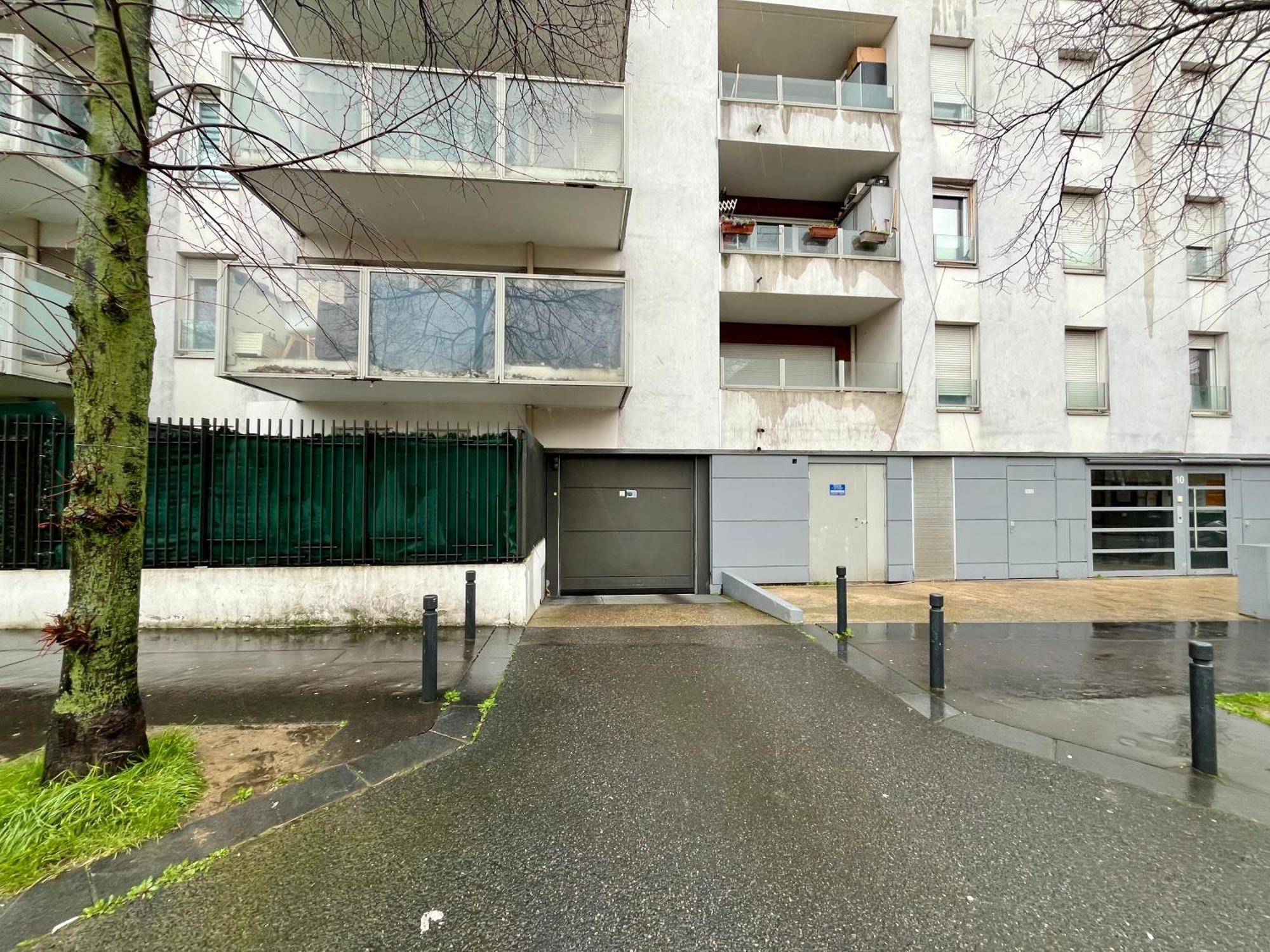 Vue Tour Eiffel - Metro - Wifi - Parking - Terrasse - Dream Host Saint-Denis (Seine-Saint-Denis)