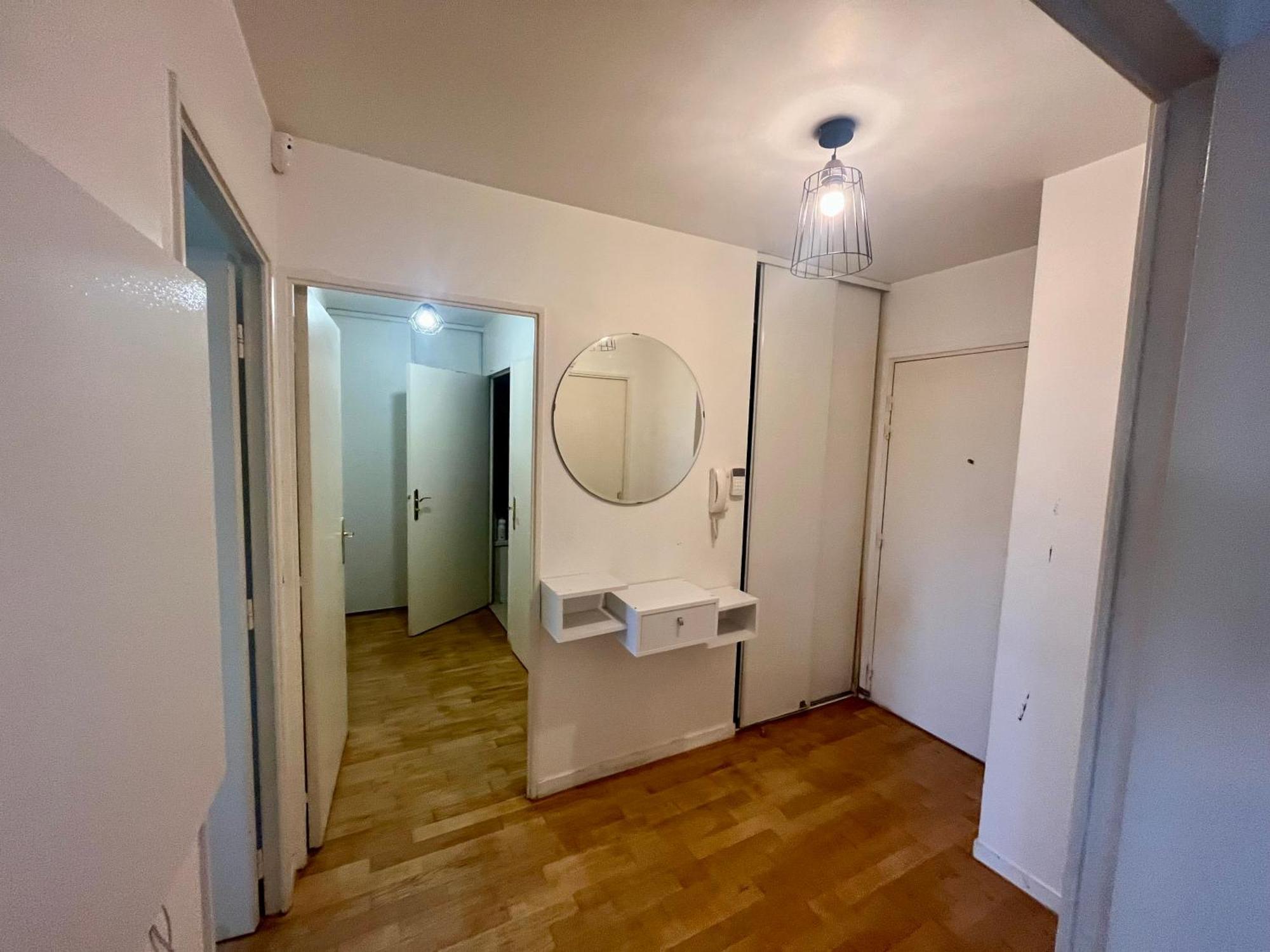 Vue Tour Eiffel - Metro - Wifi - Parking - Terrasse - Dream Host * Saint-Denis (Seine-Saint-Denis)