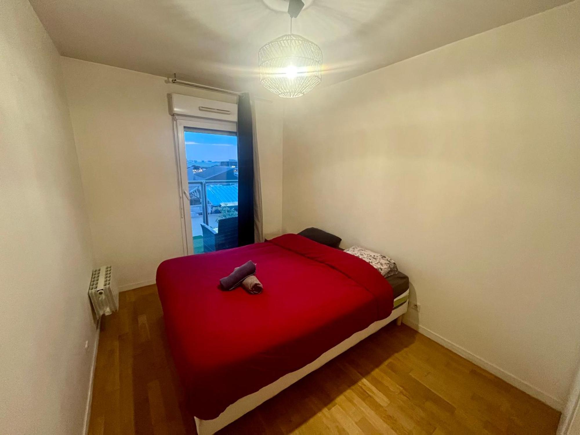 Vue Tour Eiffel - Metro - Wifi - Parking - Terrasse - Dream Host Apartment Saint-Denis (Seine-Saint-Denis)