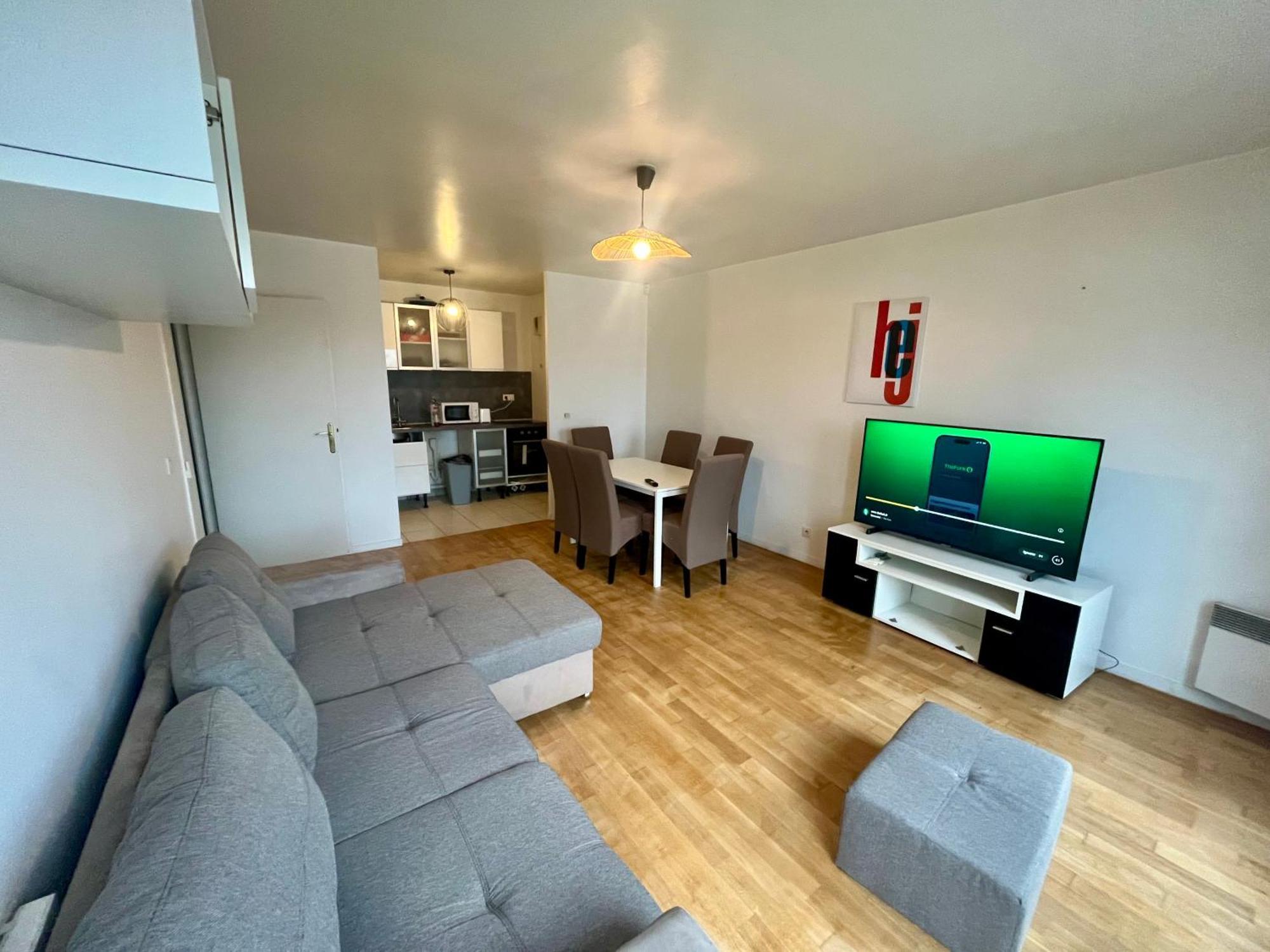 Vue Tour Eiffel - Metro - Wifi - Parking - Terrasse - Dream Host Apartment Saint-Denis (Seine-Saint-Denis)
